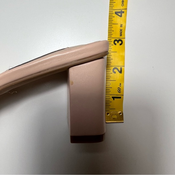 VICI NWOT Block Heel Sandals Multi Color Straps Nude Size 6.5 - Picture 5 of 5